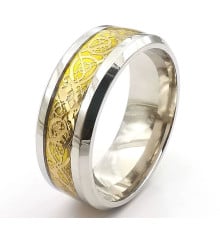 Bague doree homme anneau tungstene dore motif celtique fibre de carbone