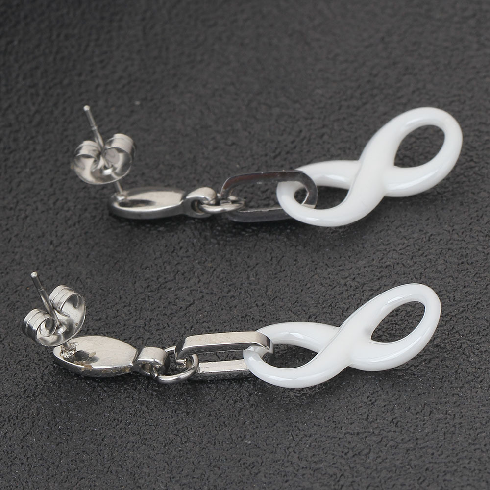 Boucles d'oreilles pendantes ceramique noire infini - paire