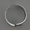 Anello aperto da donna a linee incrociate in argento