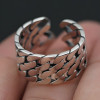 Anillo de plata con cadena trenzada abierta