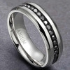 Anello da uomo in titanio personalizzato con anello in linea di zirconio
