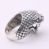Anello da uomo con serpente cobra in argento cavalleresco