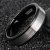 Bague homme anneau tungstene noir ligne brosse personnalisable