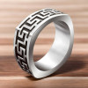 Anillo de acero para hombre con relieve de llave griega.