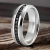 Anello da uomo in titanio personalizzato con anello in linea di zirconio