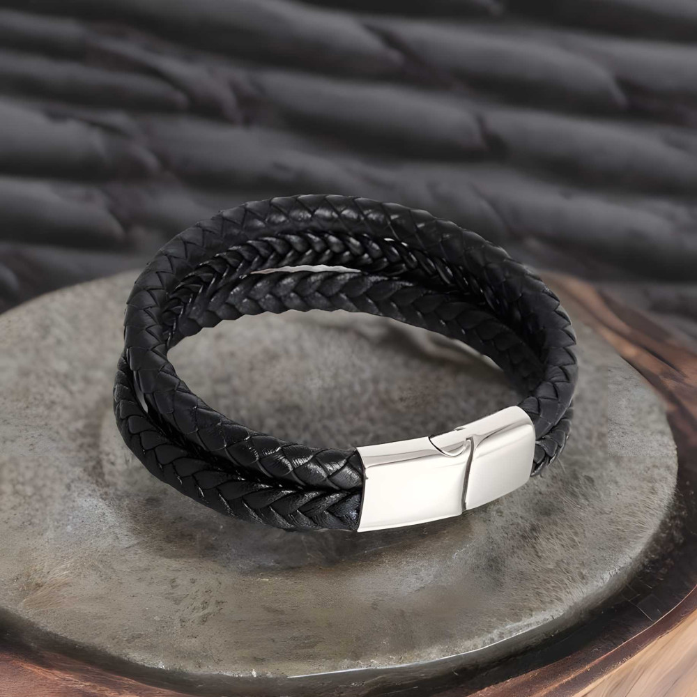 Pulsera de hombre de piel trenzada con múltiples cintas y cierre magnético de acero