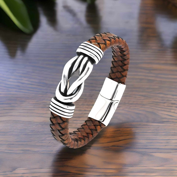 Herenarmband van zwart gevlochten leer met zeemansknoop en stalen sluiting