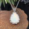 Opal-Wassertropfen-Halskettenanhänger aus Rhodiumsilber