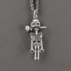 Zilveren skelet man hanger met roos