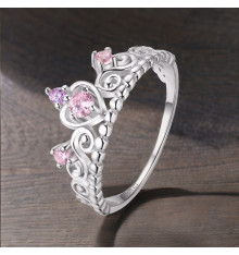Anello in argento rodiato con corona in zirconio rosa