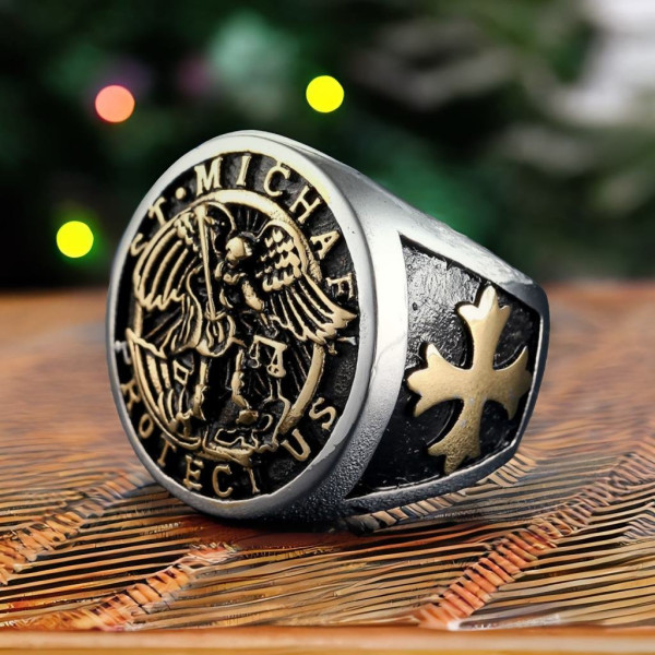 Anello da uomo in acciaio con croce di San Michele dei Cavalieri