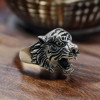 Anello da cavaliere in argento aperto con tigre da uomo