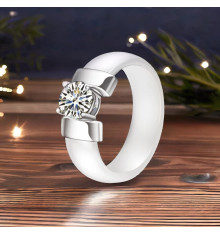 Anello in ceramica lucida con zirconio