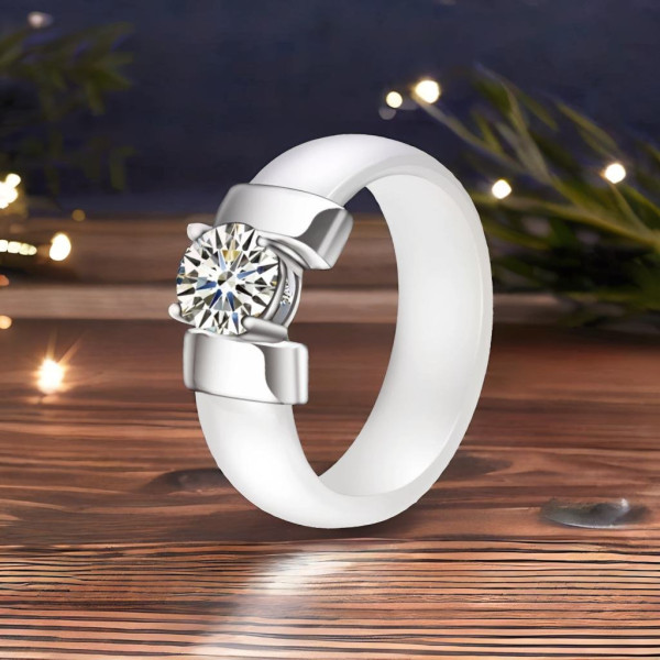 Anello in ceramica lucida con zirconio