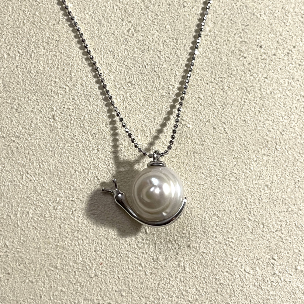 AAA quality cultured snail pearl pendant necklace