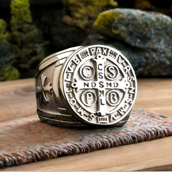 Anillo de acero para hombre cruz de caballero cspb