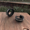 Boucles d'oreilles homme acier noir motif runes vikings - paire