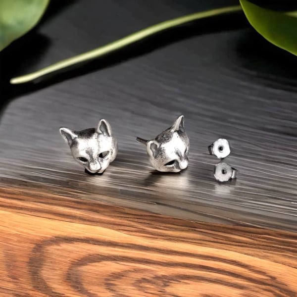 Boucles d'oeilles homme clous chat argent