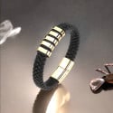 Bracciale da uomo in pelle con anello e chiusura magnetica in acciaio