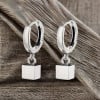 Orecchini a cerchio in argento a forma di cubo pendente
