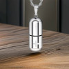 Collar con colgante de hombre personalizado Caja cápsula de acero cruz para grabar personalizar