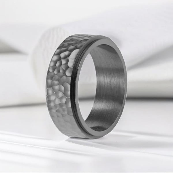 Bague homme anti stress tournant acier martelee personnalisable