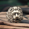 Anello da motociclista cavaliere in argento da uomo con testa di leone