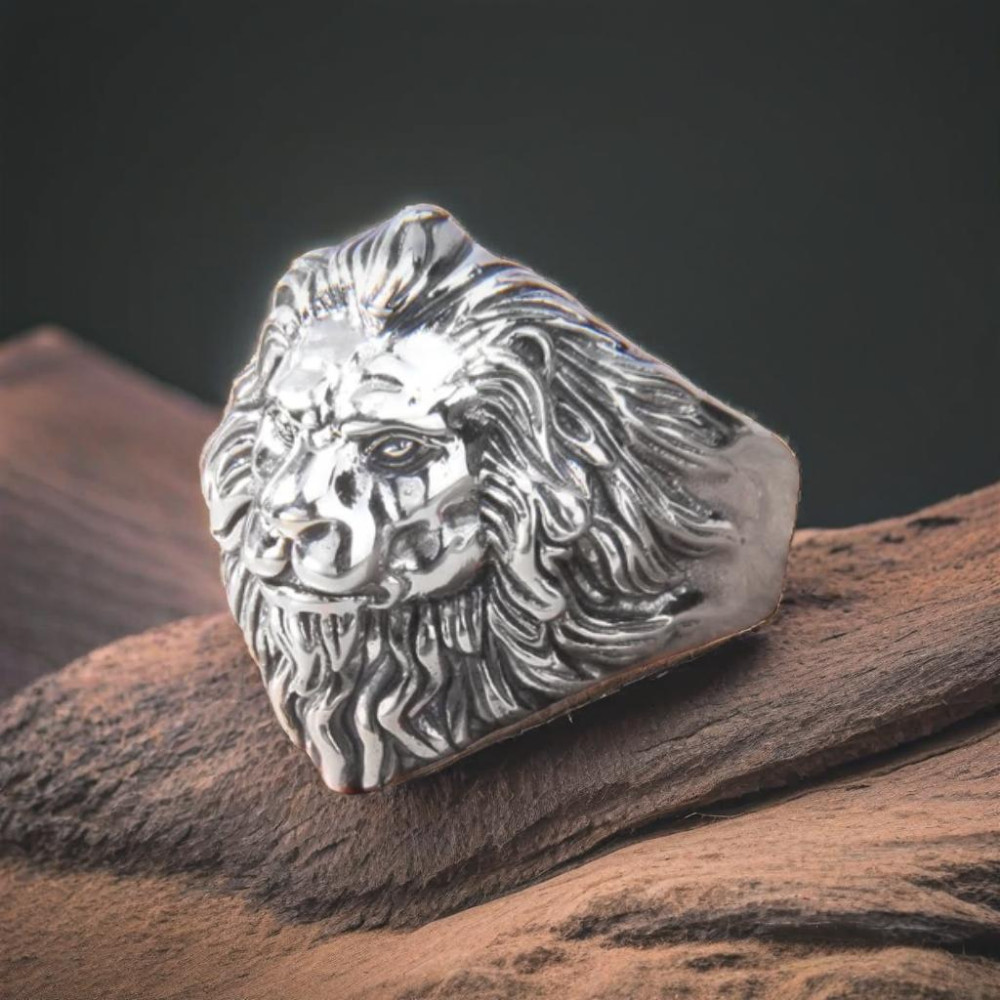 Anello da uomo con leone cavaliere aperto in argento