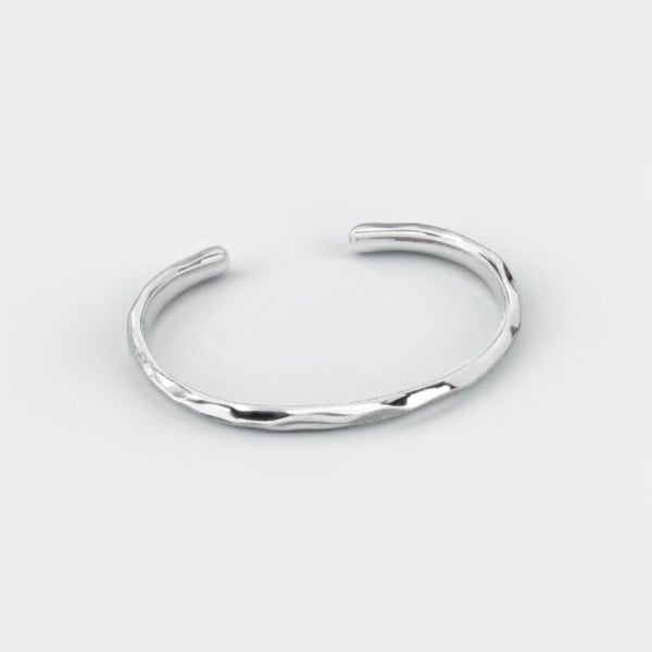 Bracciale rigido martellato in argento massiccio per uomo e donna