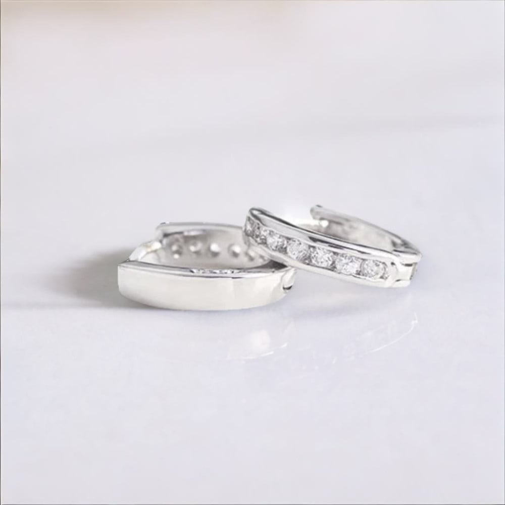 Boucles d'oreilles creoles Argent rhodie serti zirconium