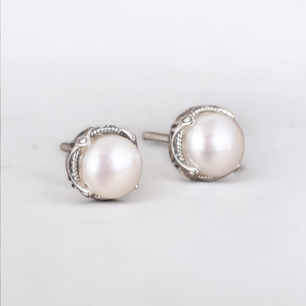 Sterling Silver stud earrings with freshwater pearls