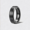 Anello da uomo con spazzola personalizzabile con anello in carburo di tungsteno opaco