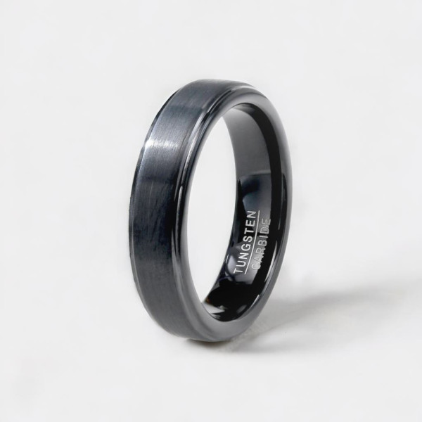 Bague personnalisee homme anneau tungstene noir ruban mat brosse