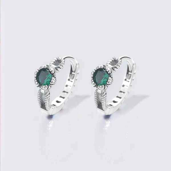 Pendientes criollos de plata para hombre con circonitas