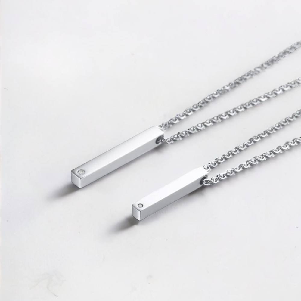 Collar colgante personalizado pareja barra de acero engastada con circonitas para grabar