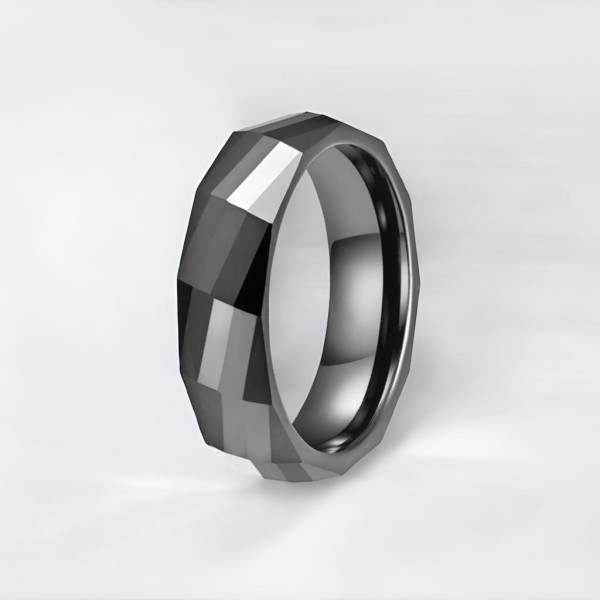 Anillo de cerámica negra facetada para hombre y mujer.