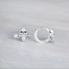 Boucles d'oreilles homme creoles anneau acier crane tete de mort