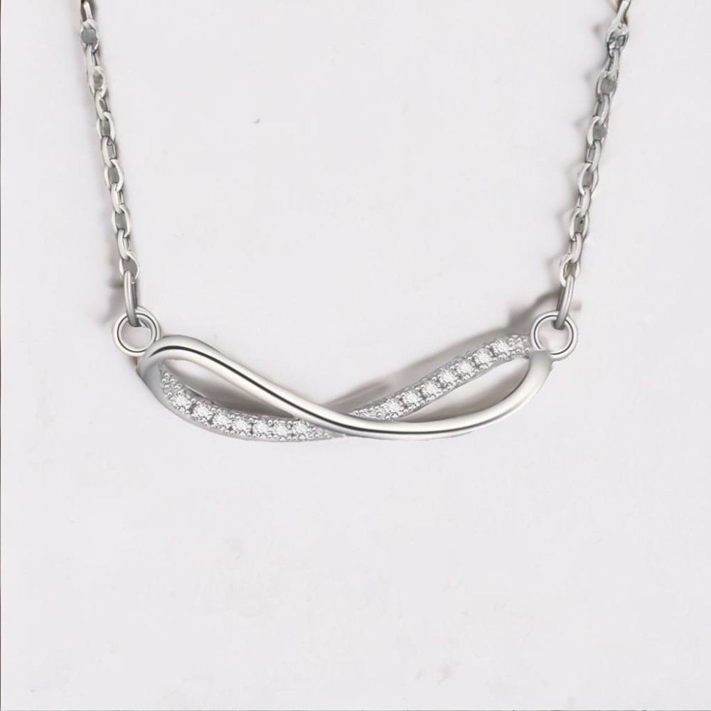Colgante de cadena de plata con símbolo de infinito de circonitas