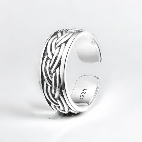 Anello aperto da uomo in argento con corde intrecciate a motivo celtico
