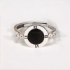 Bague ouverte chevaliere argent resine noir chiffre romain