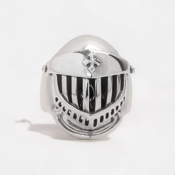 Anello da uomo in argento con croce di elmo da cavaliere medievale