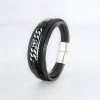 Pulsera de cuero trenzado con múltiples cordones y cierre cruzado de acero.
