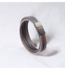 Herrenarmband aus mehreren Bändern aus Leder mit magnetischem Stahlverschluss