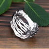 Bague argent main de squelette