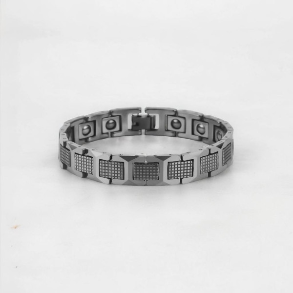Bracciale da uomo in tungsteno lucido con amorevole sfaccettatura magnetica