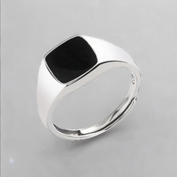 Bague Chevalière Couleur Argent Avec Pierre Résine Rouge Sang - Taille 56, Occasion Parfaite