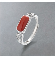 Anello in argento celtico con onice rosso