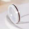 Bague ceramique blanche ligne sablée