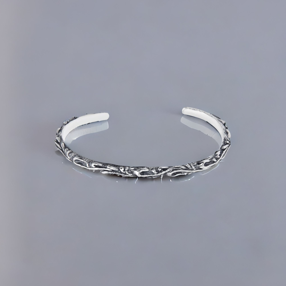 Bracciale rigido celtico in argento massiccio