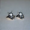 Orecchini a bottone in argento con maschera da demone Hannya